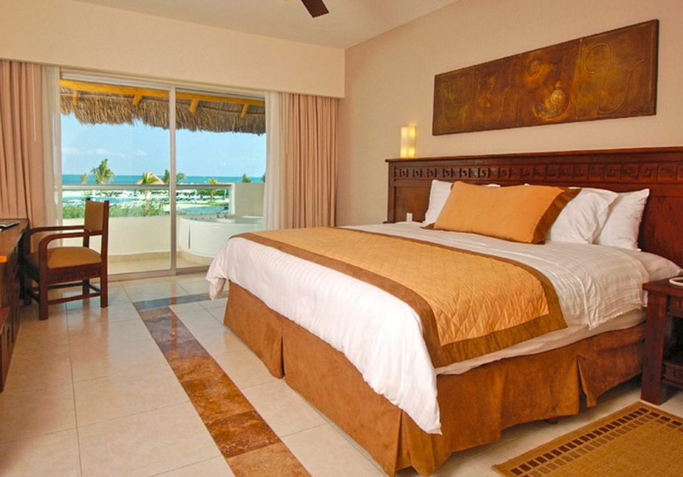 Bluebay Grand Esmeralda Holidays Deals by Purple Travel