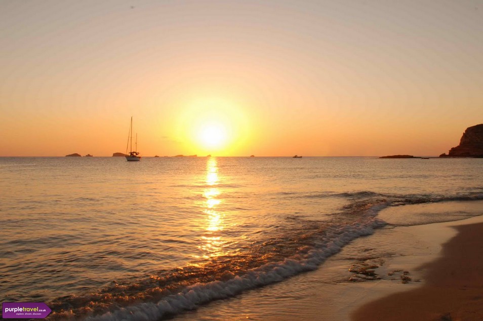 San Antonio Bay Ibiza Cheap holidays with PurpleTravel 