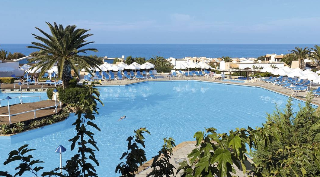 Panoramic view of the fantastic outdoor swimming pool