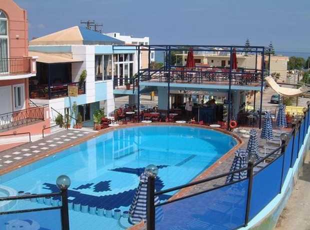 Fantastic outdoor swimming pool