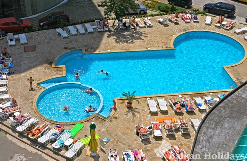 Amazing outdoor swimming pool