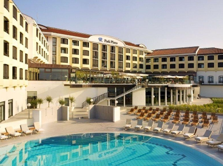 Amazing outdoor swimming pool