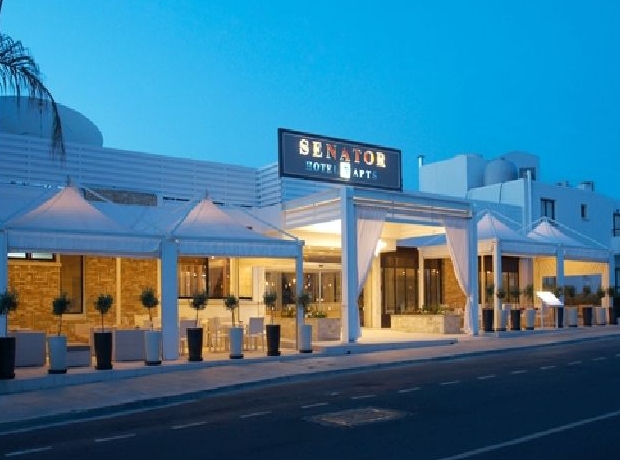 Main entrance of Senator Hotel Apartments