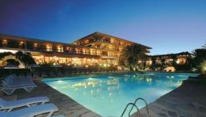 Amazing outdoor swimming pool