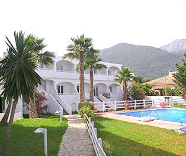 Resort view of Sunrise Apartments