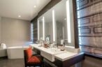 Panoramic suite bathroom