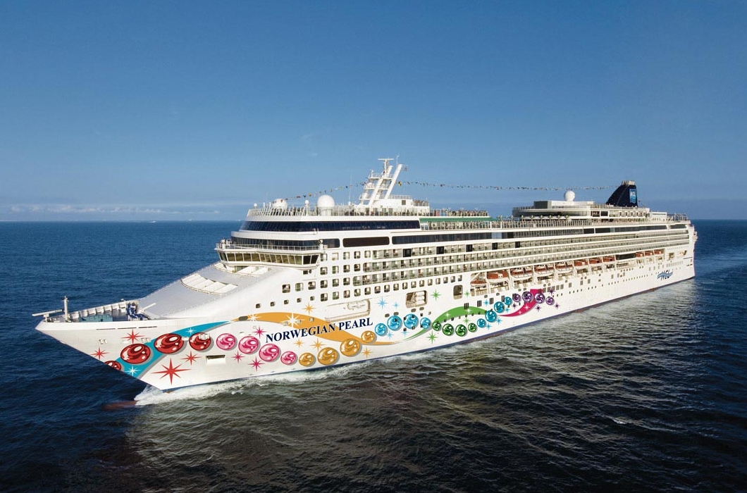 Norwegian Pearl Sailing