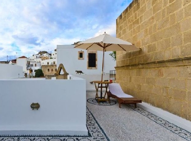 Traditional style with rocks